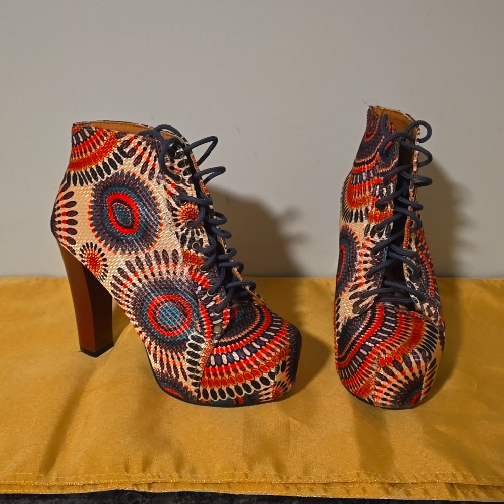 Qian Jin Bao Bei patterned platform lace up bootie Boho Psychedelic
